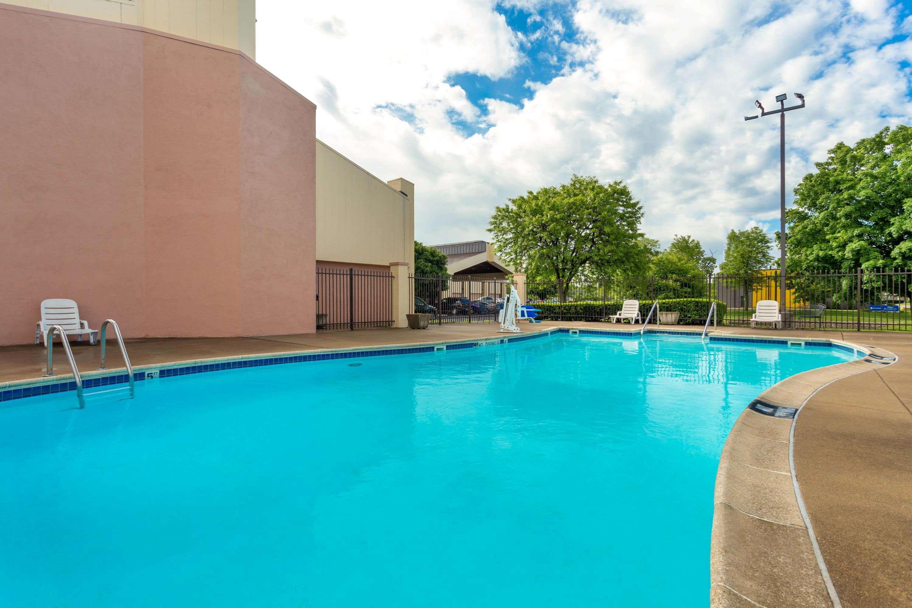 Hotel Baymont By Wyndham Elkhart Esterno foto