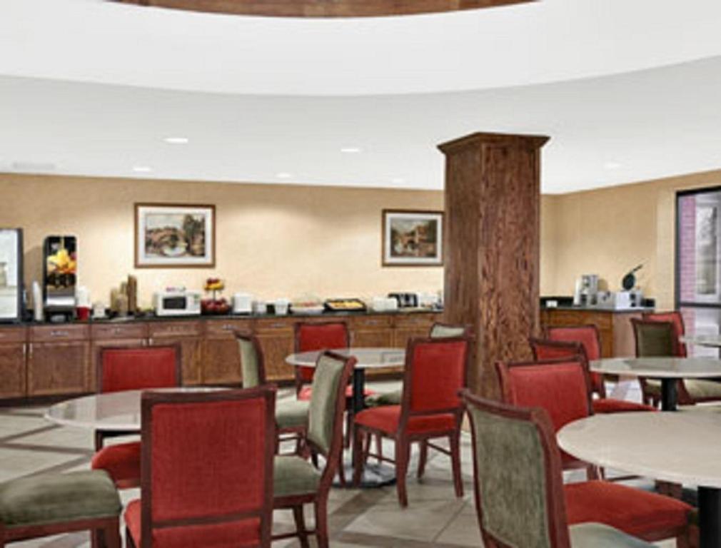 Hotel Baymont By Wyndham Elkhart Esterno foto