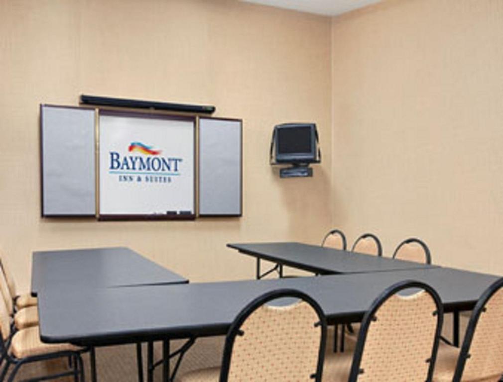 Hotel Baymont By Wyndham Elkhart Esterno foto