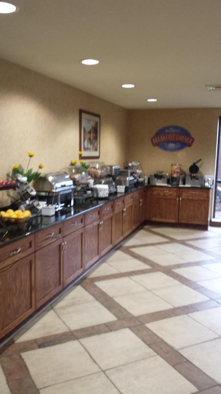 Hotel Baymont By Wyndham Elkhart Esterno foto